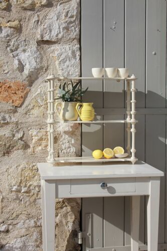 Shelf coils old patinated