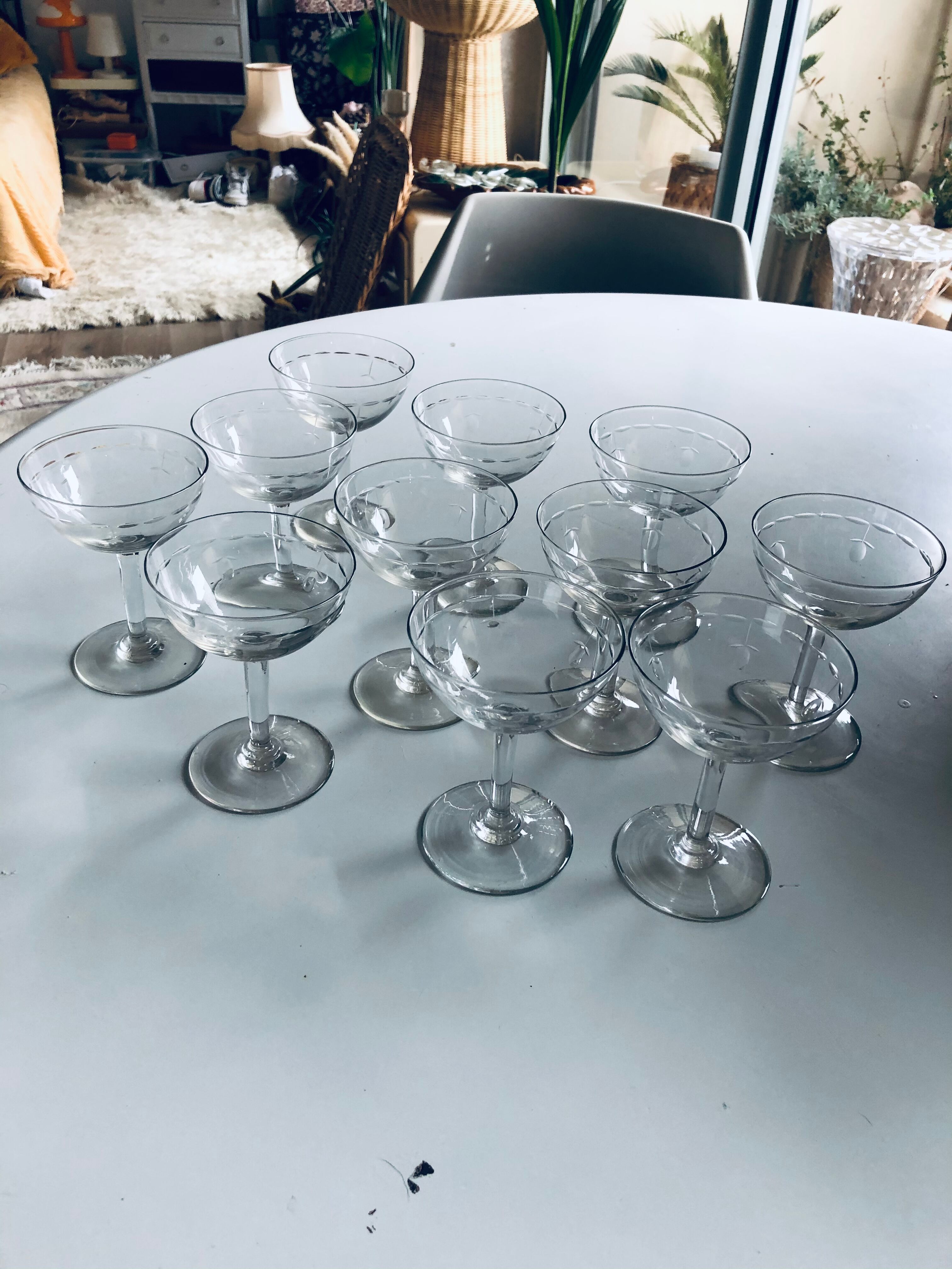 Set of 11 champagne glasses