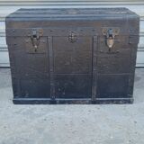 Old trunk lavolaille Paris