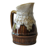 Very pretty wine pitcher in very good condition