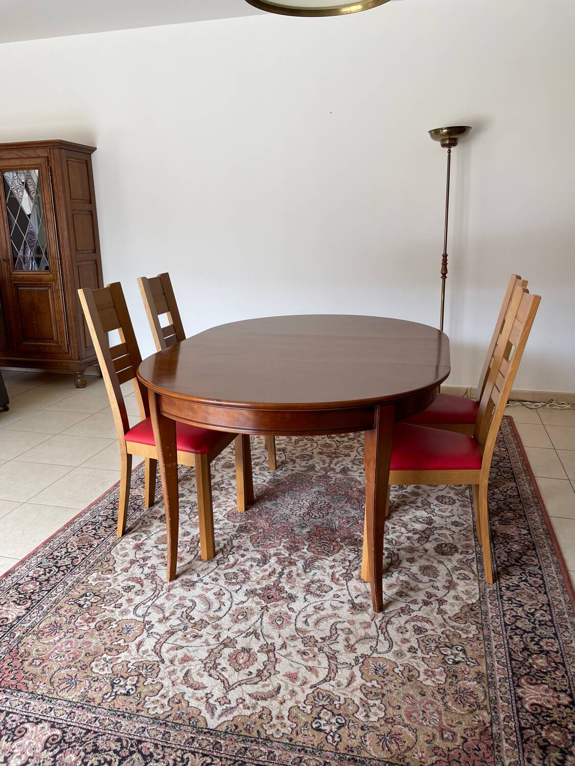 Table en bois ovale 6/8 personnes et 4 chaises art déco