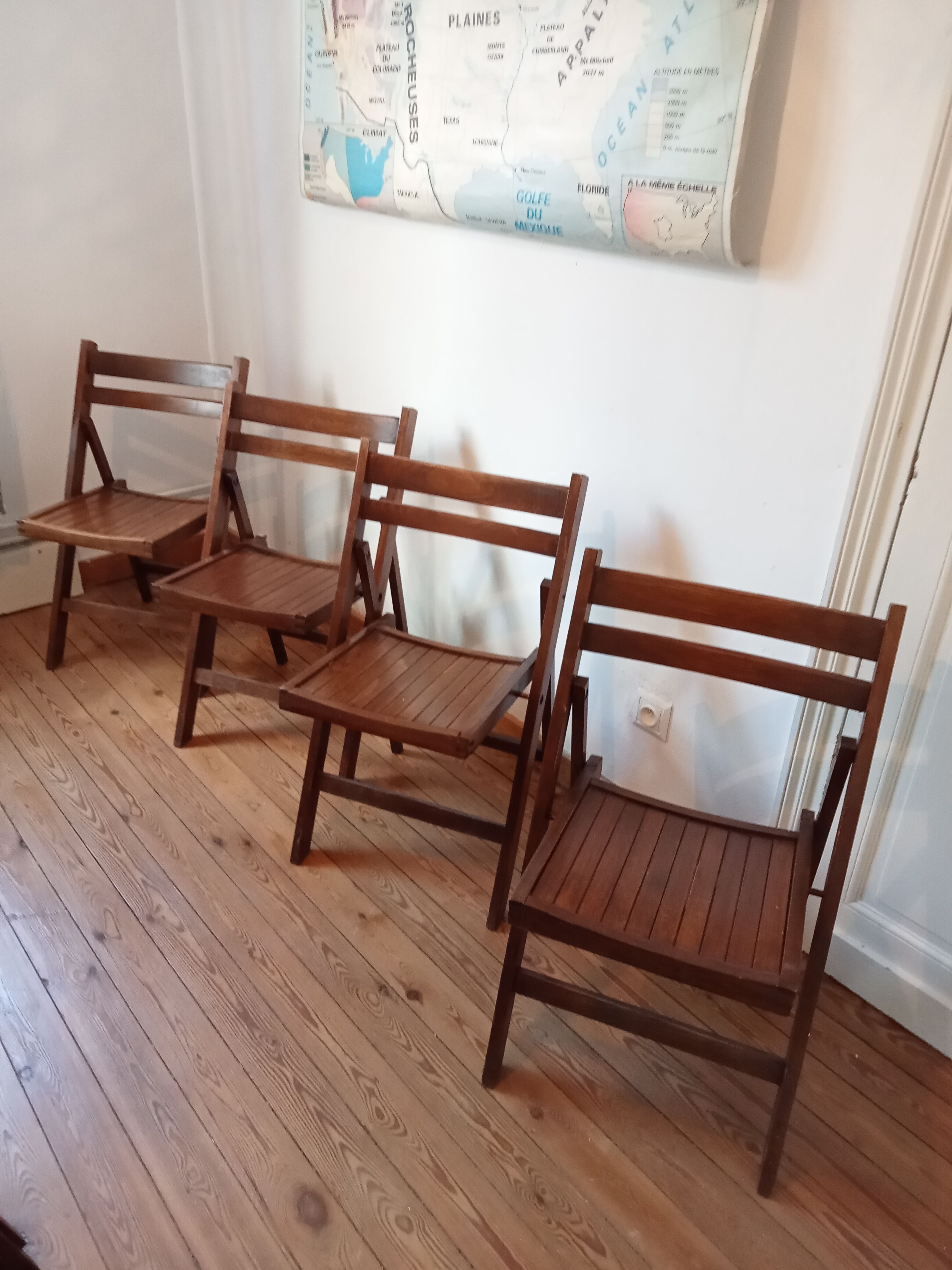 4 folding vintage wooden chairs