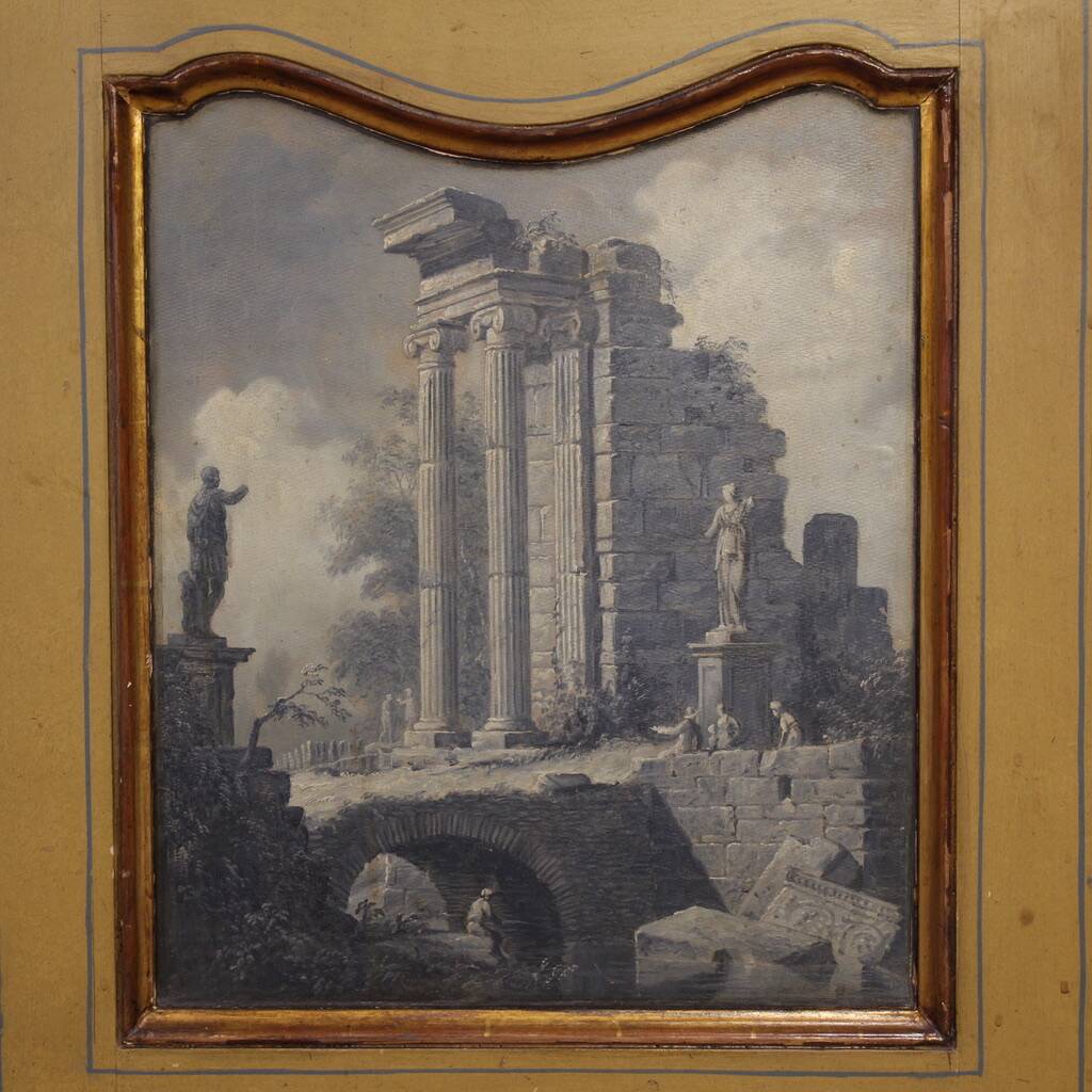 Petite armoire piémontaise laquée, dorée et peinte du 20e siècle.