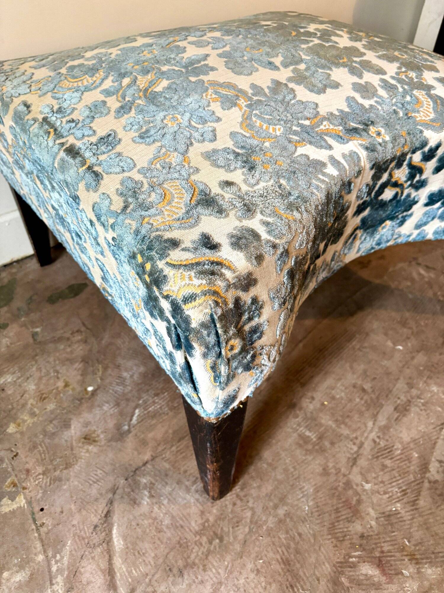 Footstool, pouf in velvet and dark wood