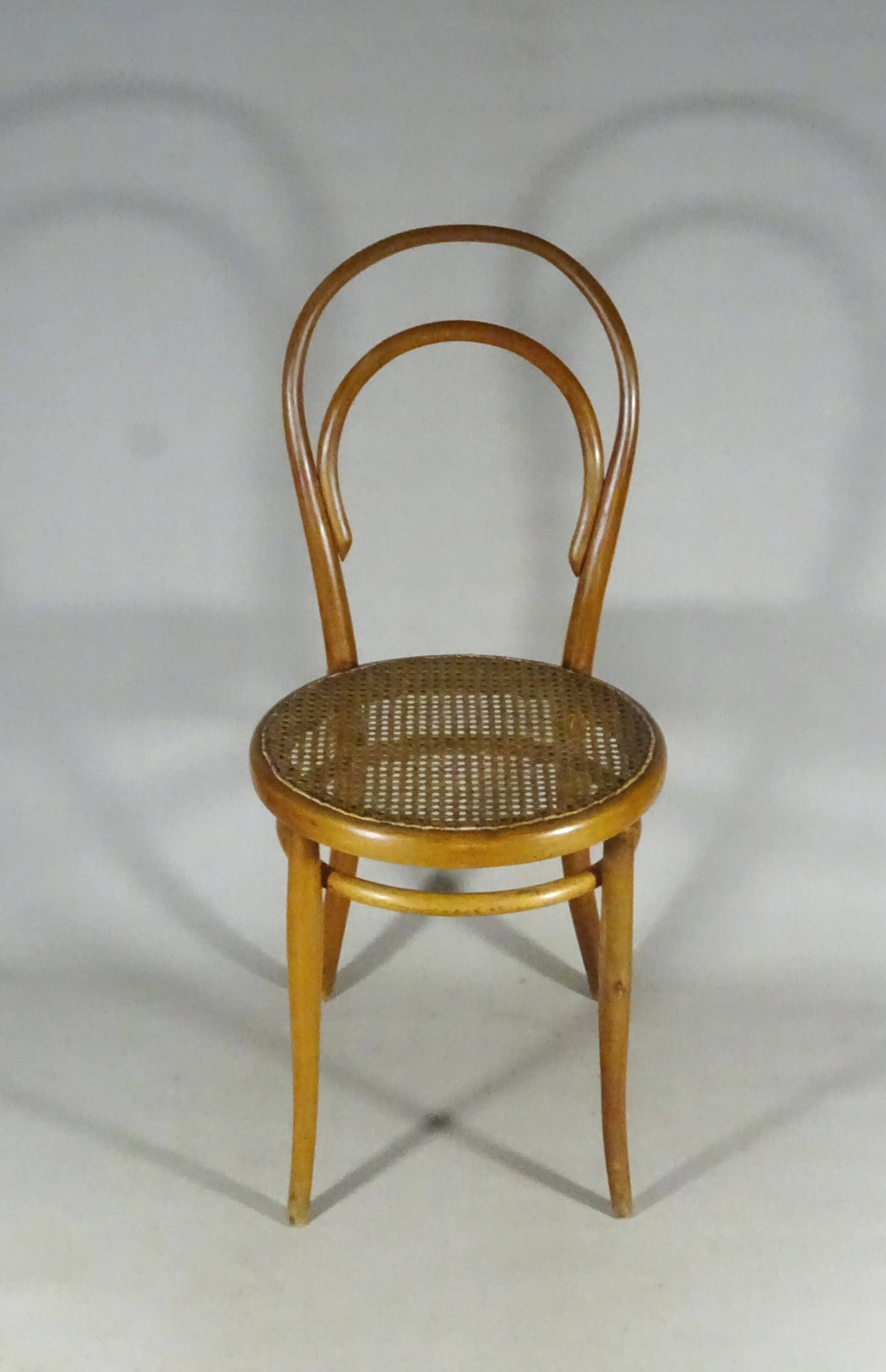 Chair No. 14, circa 1870 primary form - Thonet 1B -
