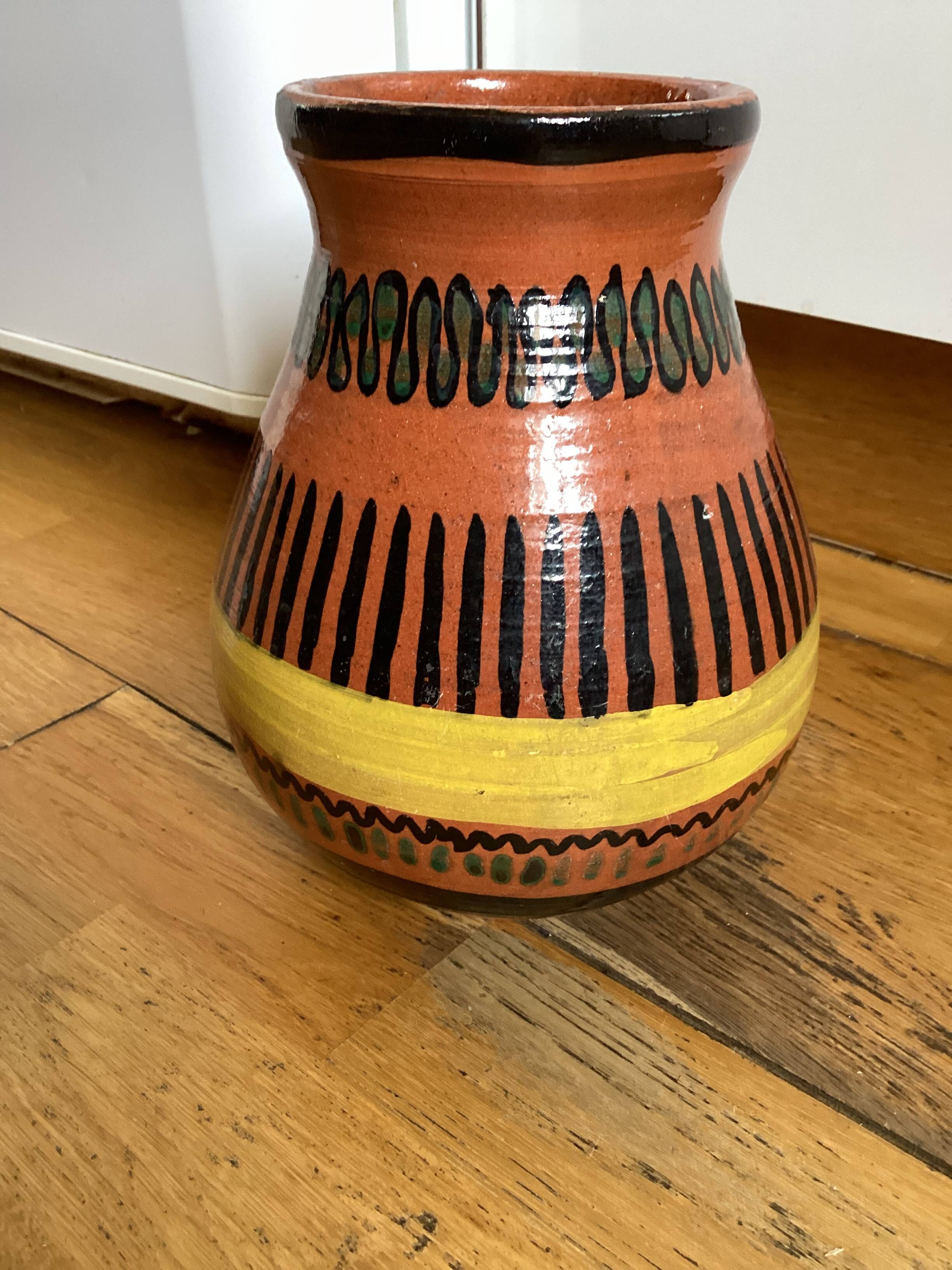 Vintage signed ceramic vase dimensions: height - 22 cm - diameter - 15 cm