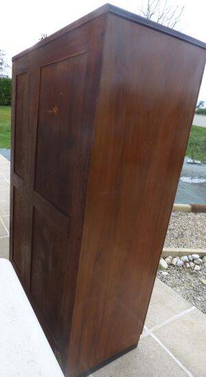 Wardrobe on a plinth in walnut and walnut veneer circa 1940.