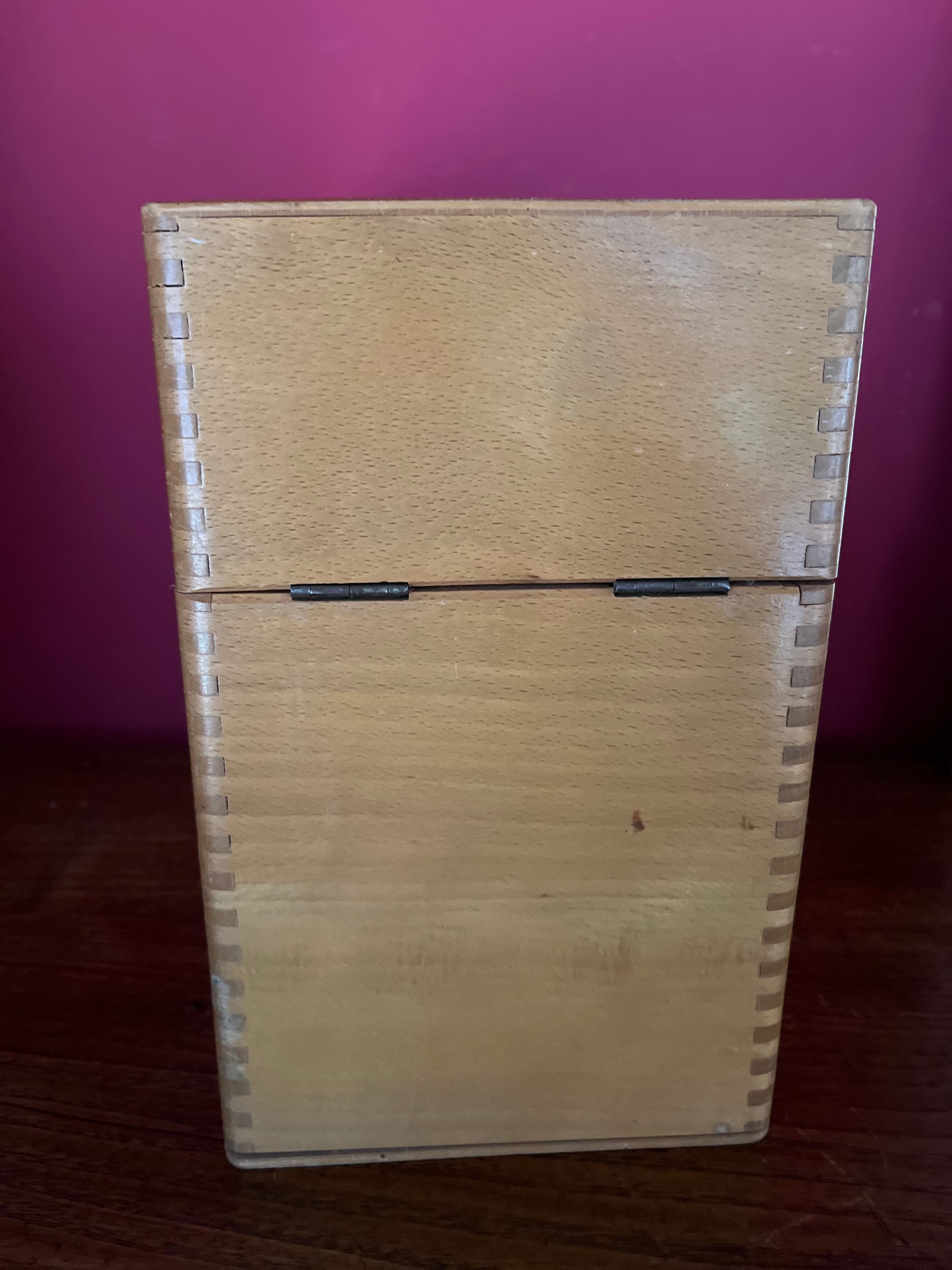 Wooden high box for grading