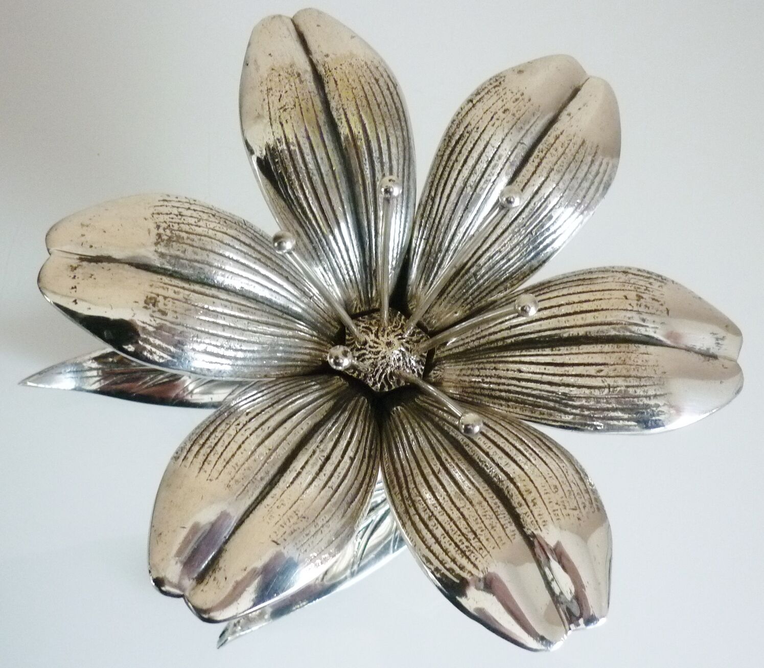 Flower, removable ashtrays and spades, iconic object 70s, silver bronze signed eLeCe Lisboa