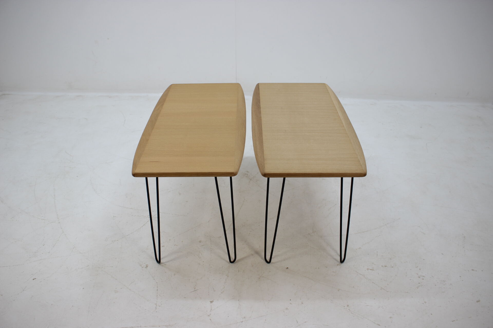 1960s Oak coffee table on hairpin legs