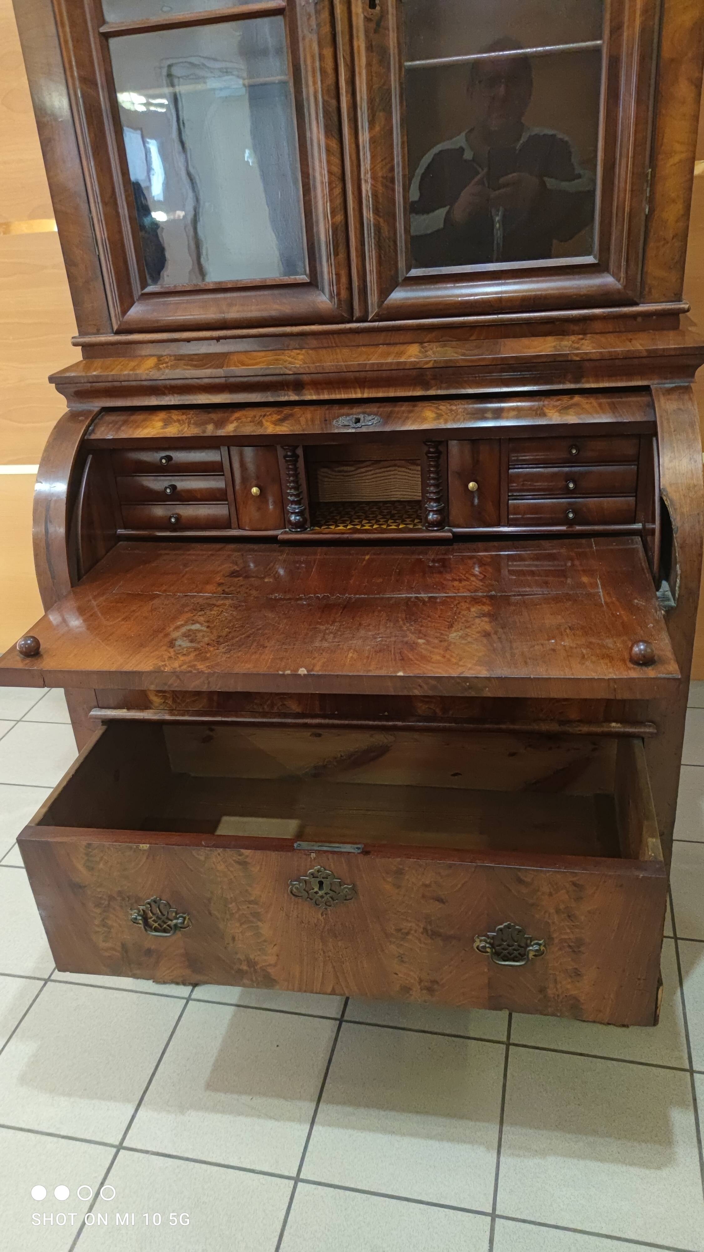Victorian mahogany library desk, circa 1820