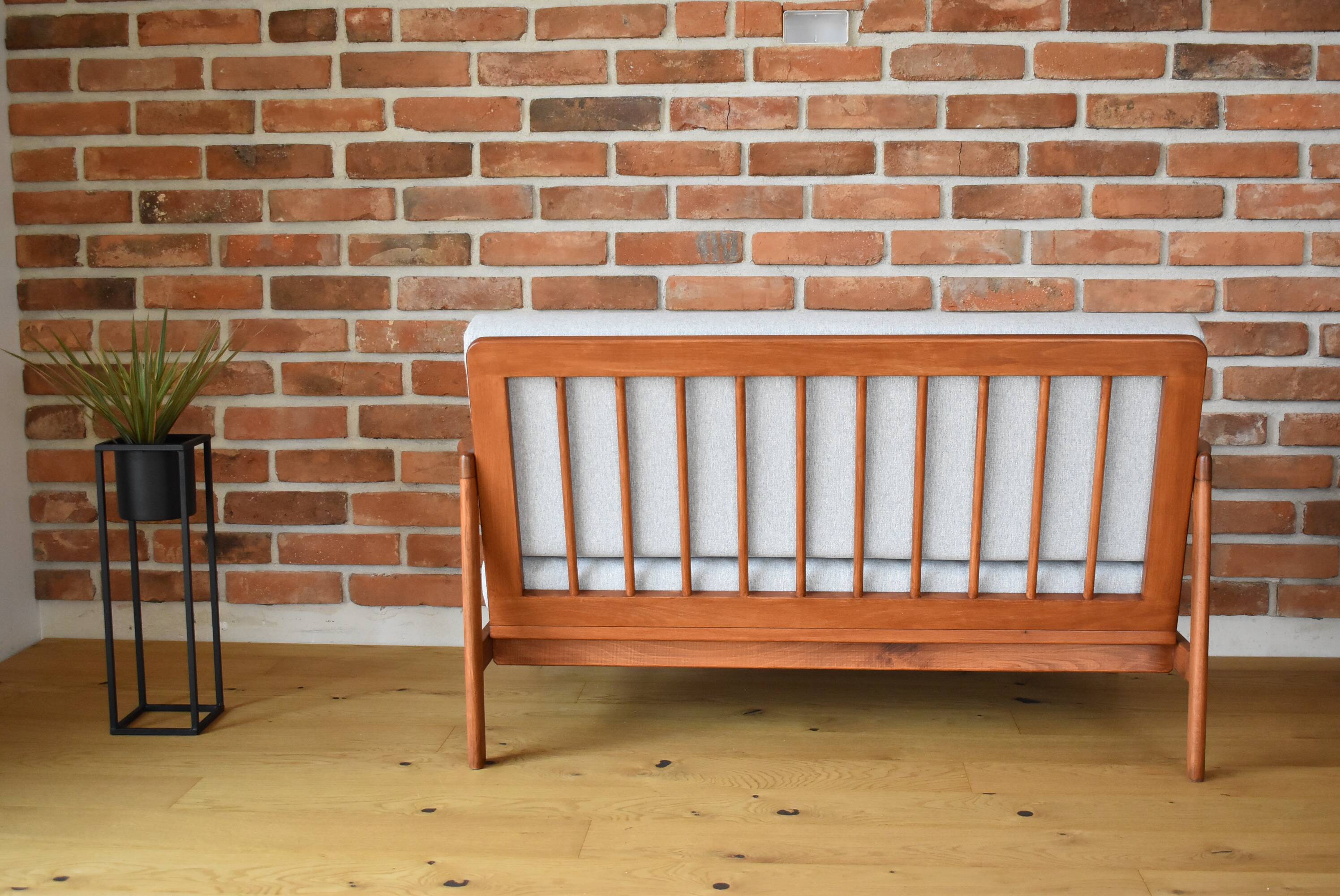 Canapé scandinave deux places, gris clair