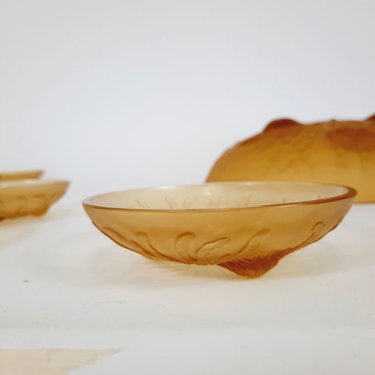 Centerpiece with 12 cups, opalescent glass, Sabino France 1930