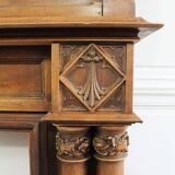 Cheminée gothique, bois, motif de salamandre, sorcière et ermire