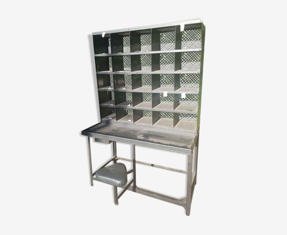 Meuble de tri postal