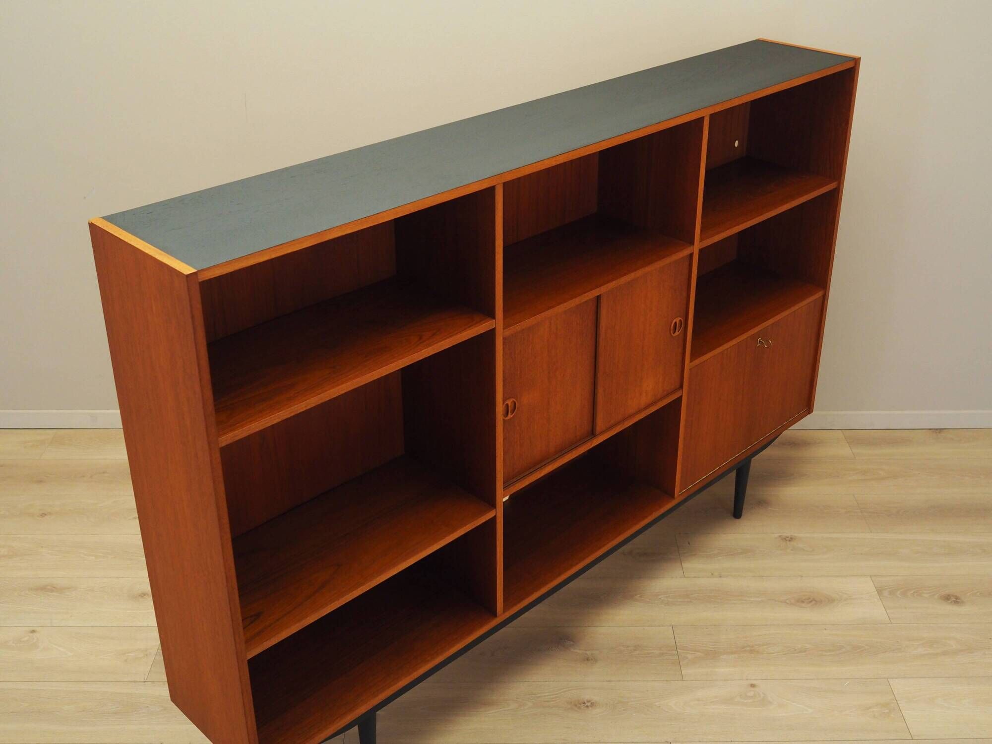 Bibliothèque en teck, design danois, années 1970, production : Danemark