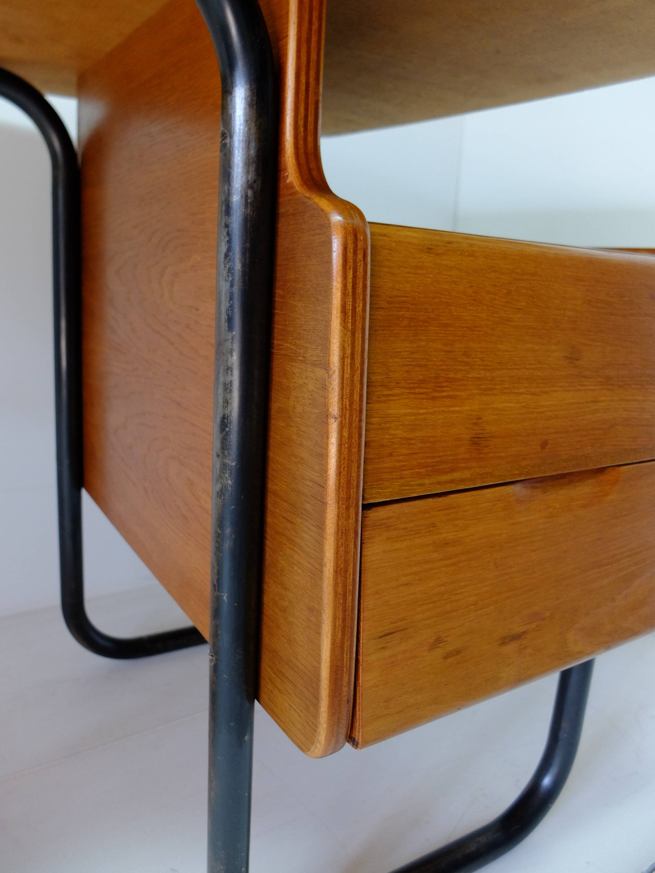 Robert Charroy, Bureau 1950 published by Mobilor