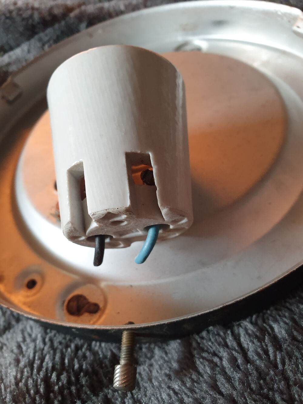 Pair sconces 60