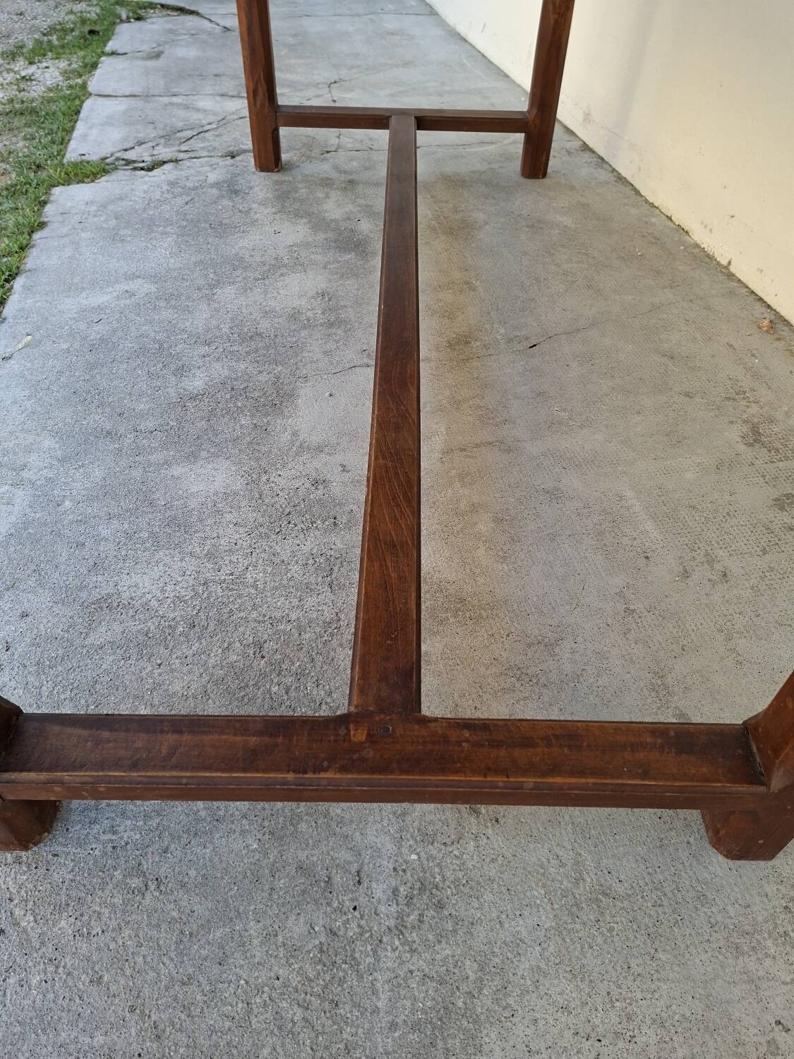 Rustic monastery farmhouse table, antique, 19th century, made of walnut.