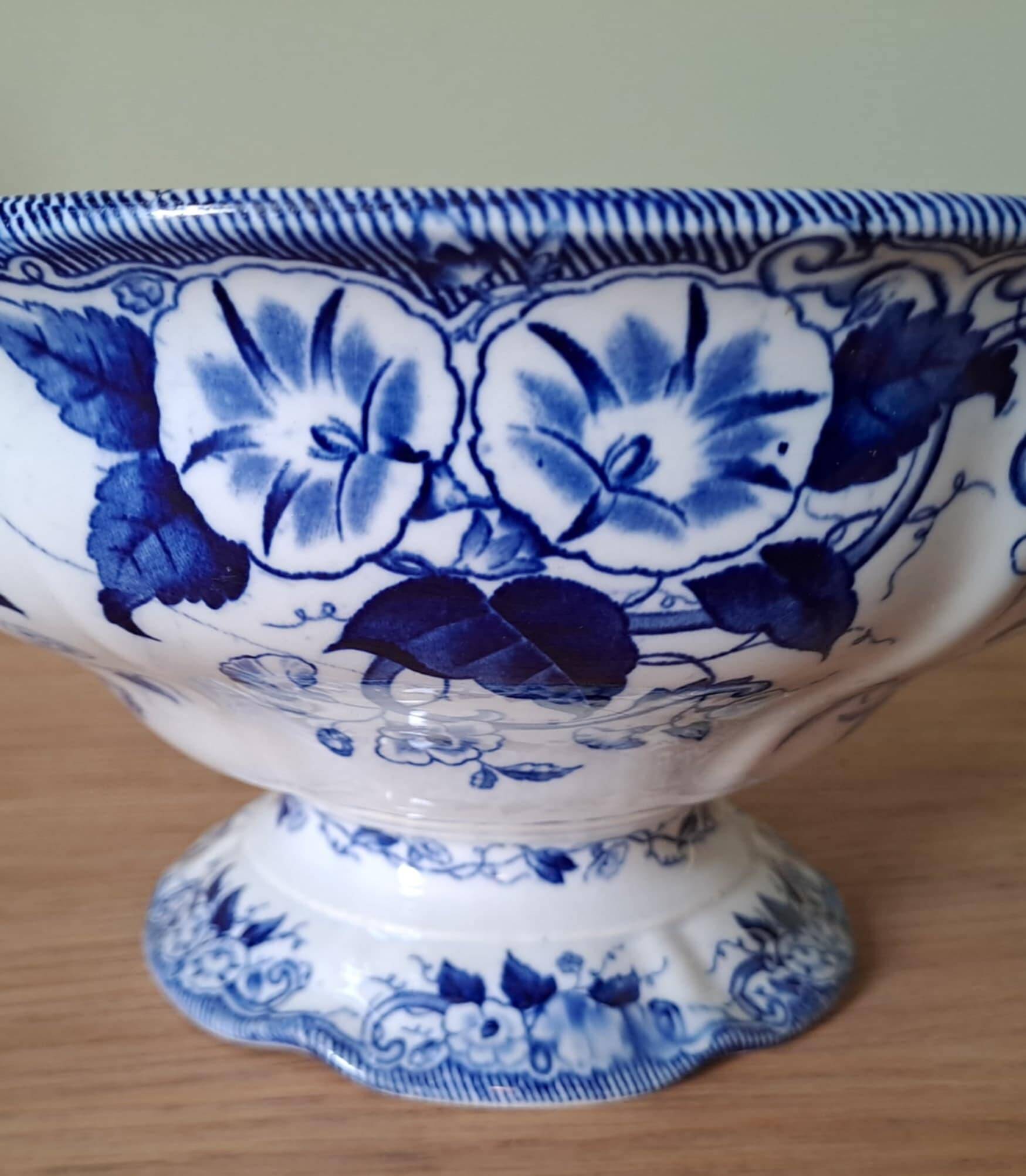Fruit bowl in Creil Montereau ironstone