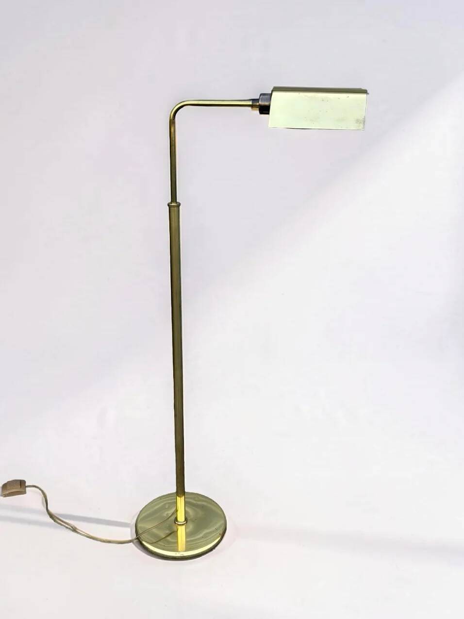 Brass floor lamp, height adjustable