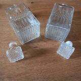 1 set of 2 whisky decanters