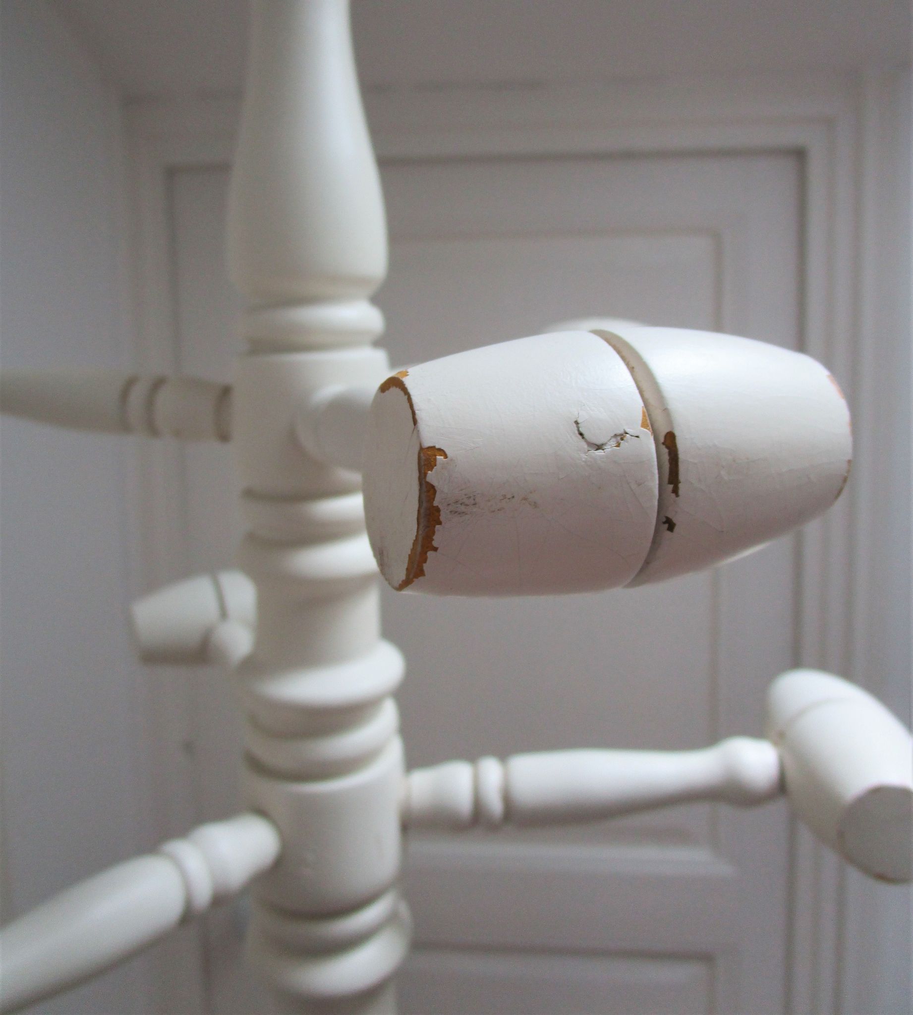 Coat rack parrot solid wood turned white patinated vintage