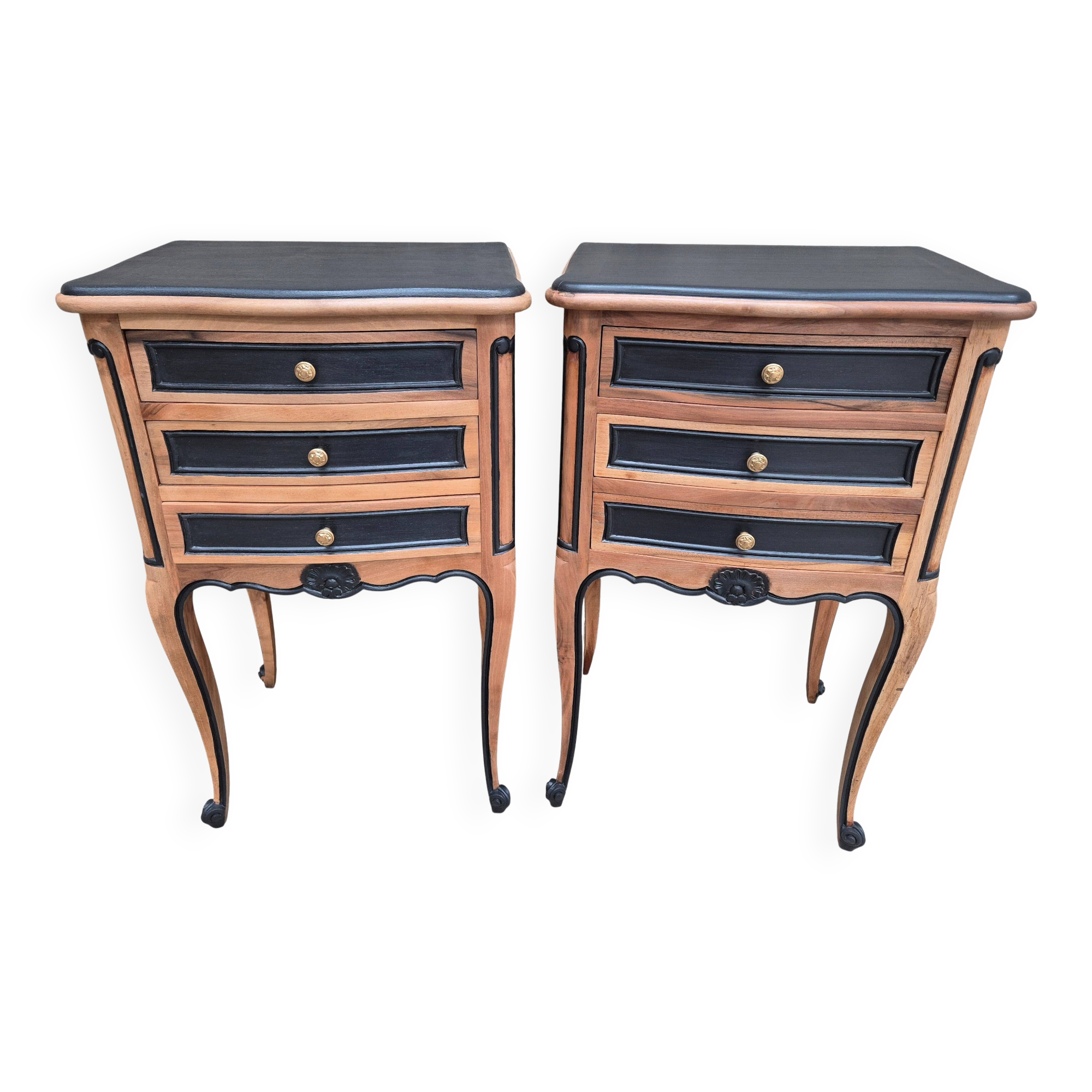 Set of bedside tables