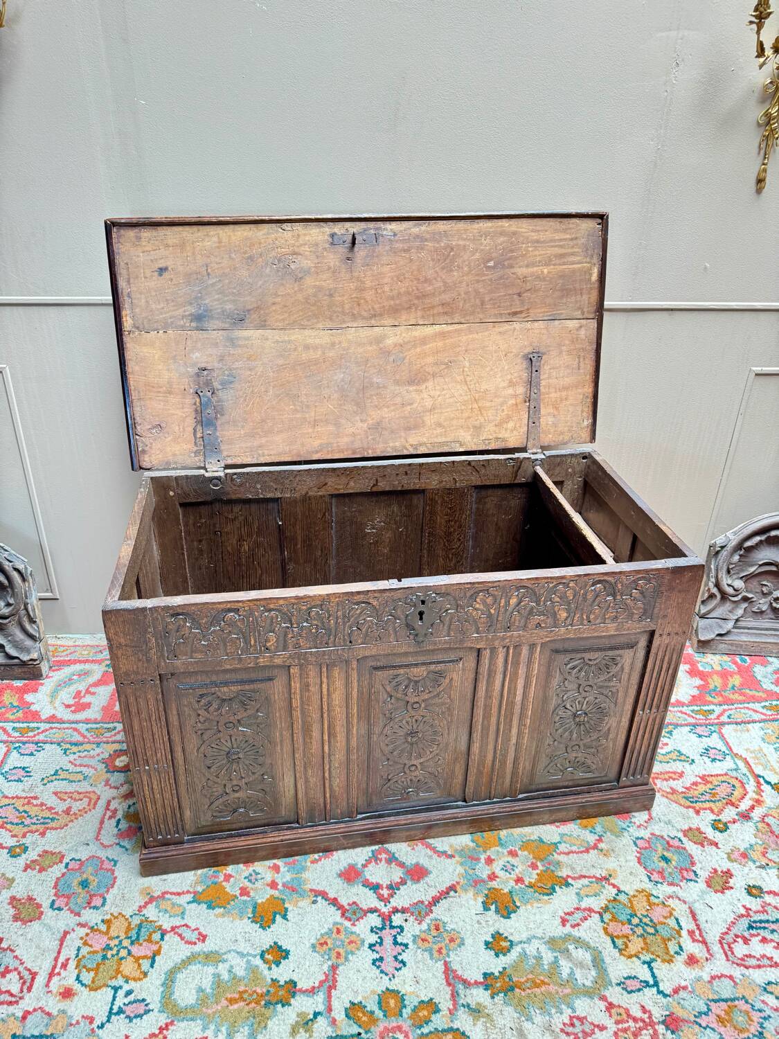 18th century Renaissance oak chest