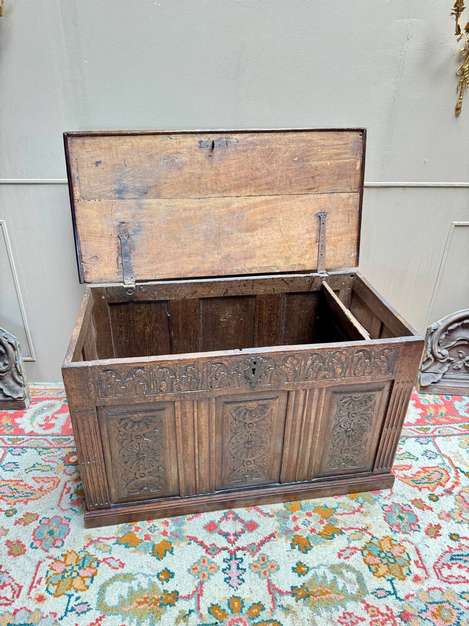 18th century Renaissance oak chest