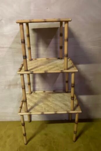 Bamboo trundle table