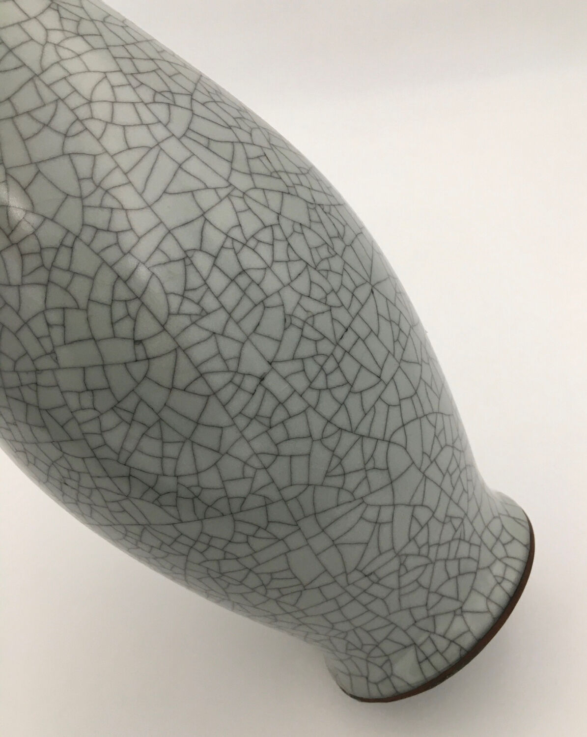 Gray vase HU shape cracked ceramic China
