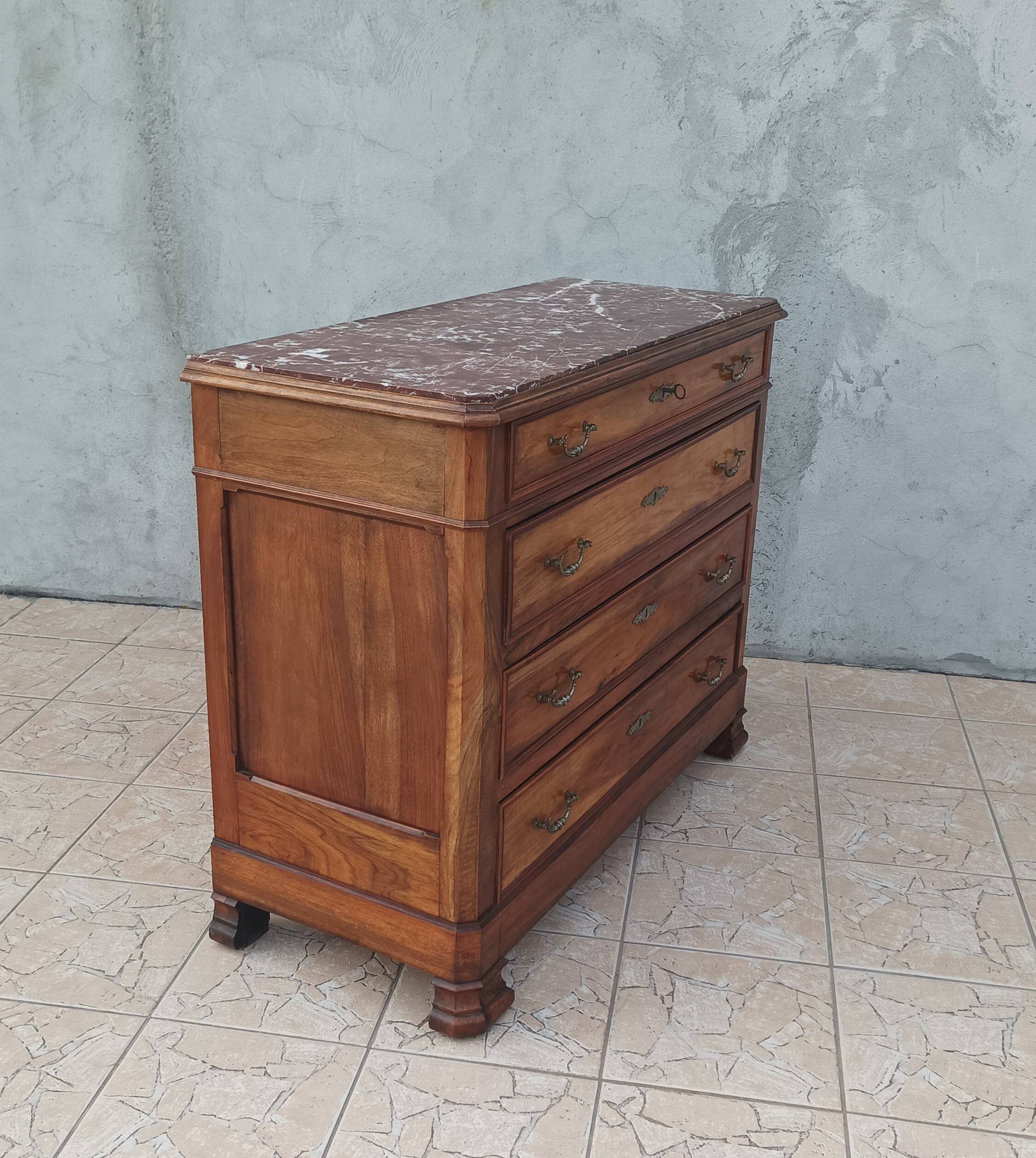 Commode Louis Philippe en noyer