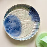 Fish-shaped dish