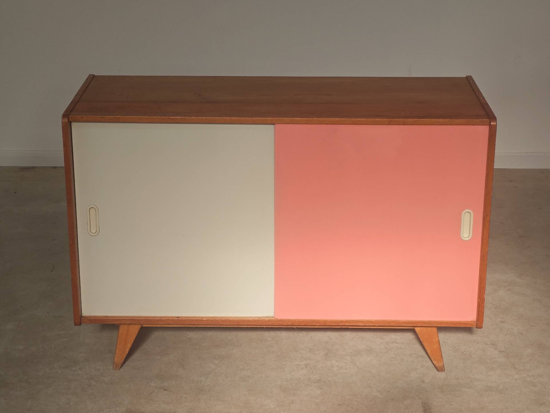 Buffet U452 pink and white by Jiri Jiroutek for Interier Praha
