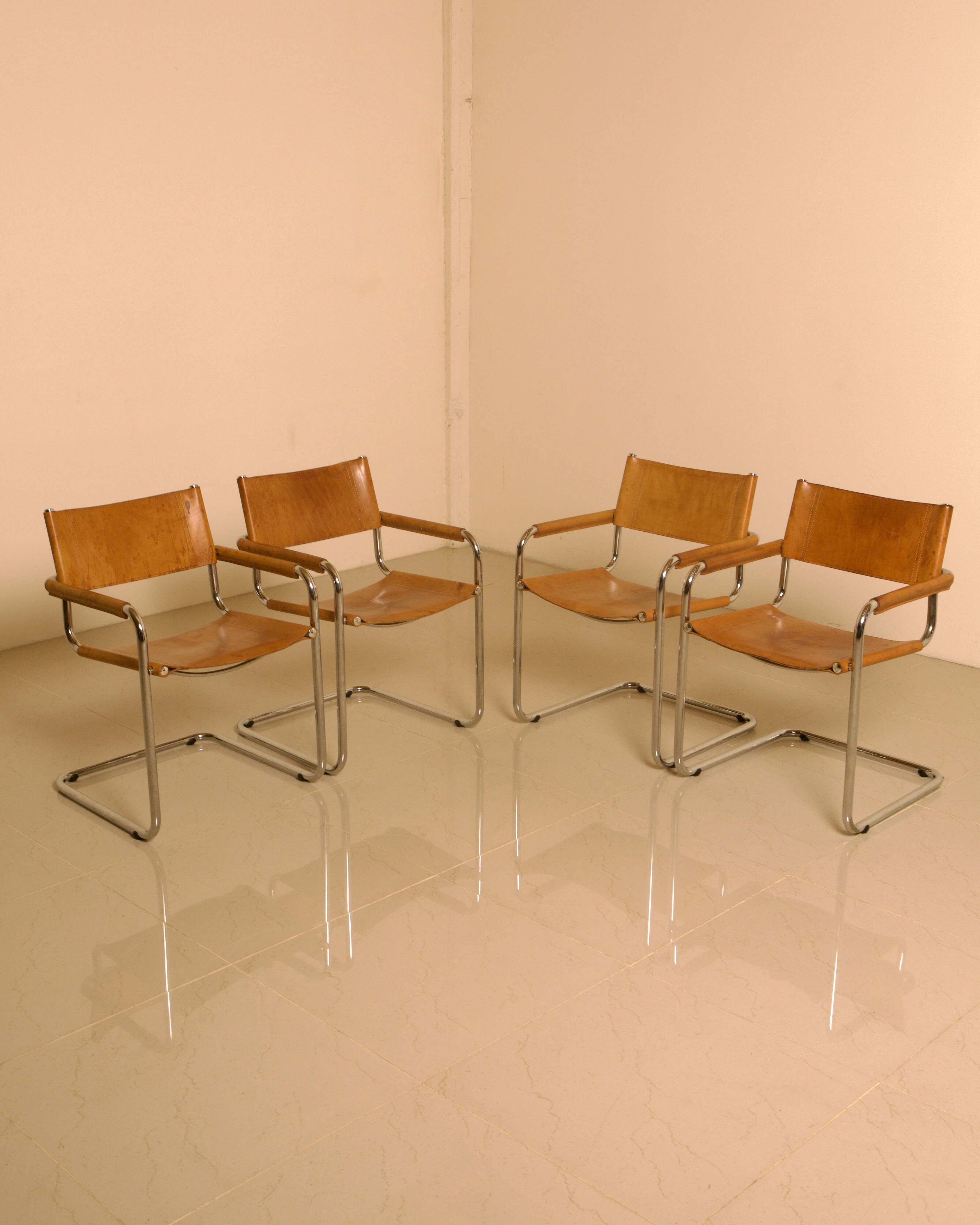Ensemble de 4 chaises italienne en cuir cognac "Cantilever" par Marcel Breu