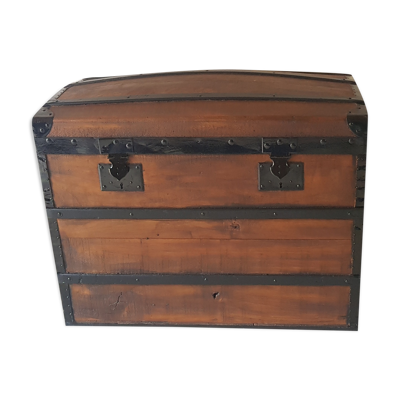 Malle de voyage bombée