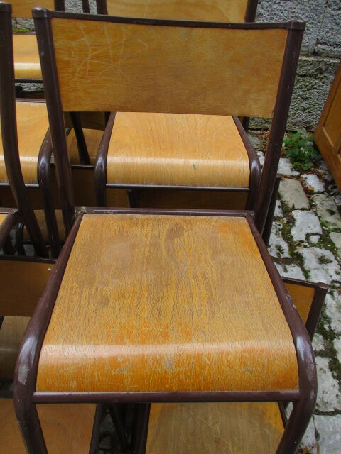 Lot of 40 school chairs 60