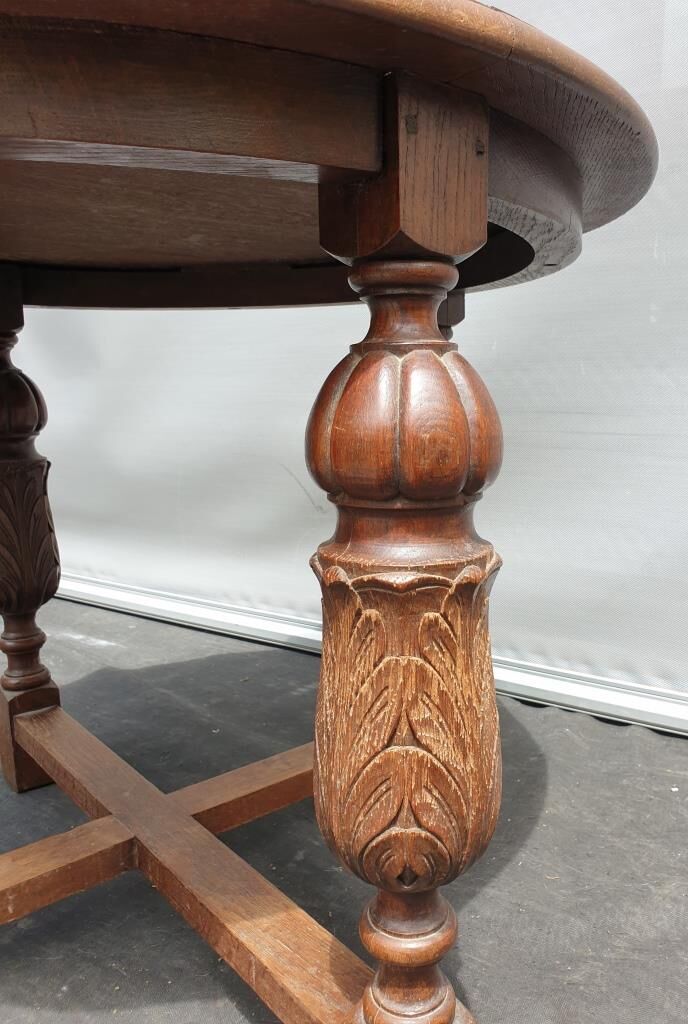 Table bureau d'armateur pieds balustre et rose des vents, style renaissance XIXe