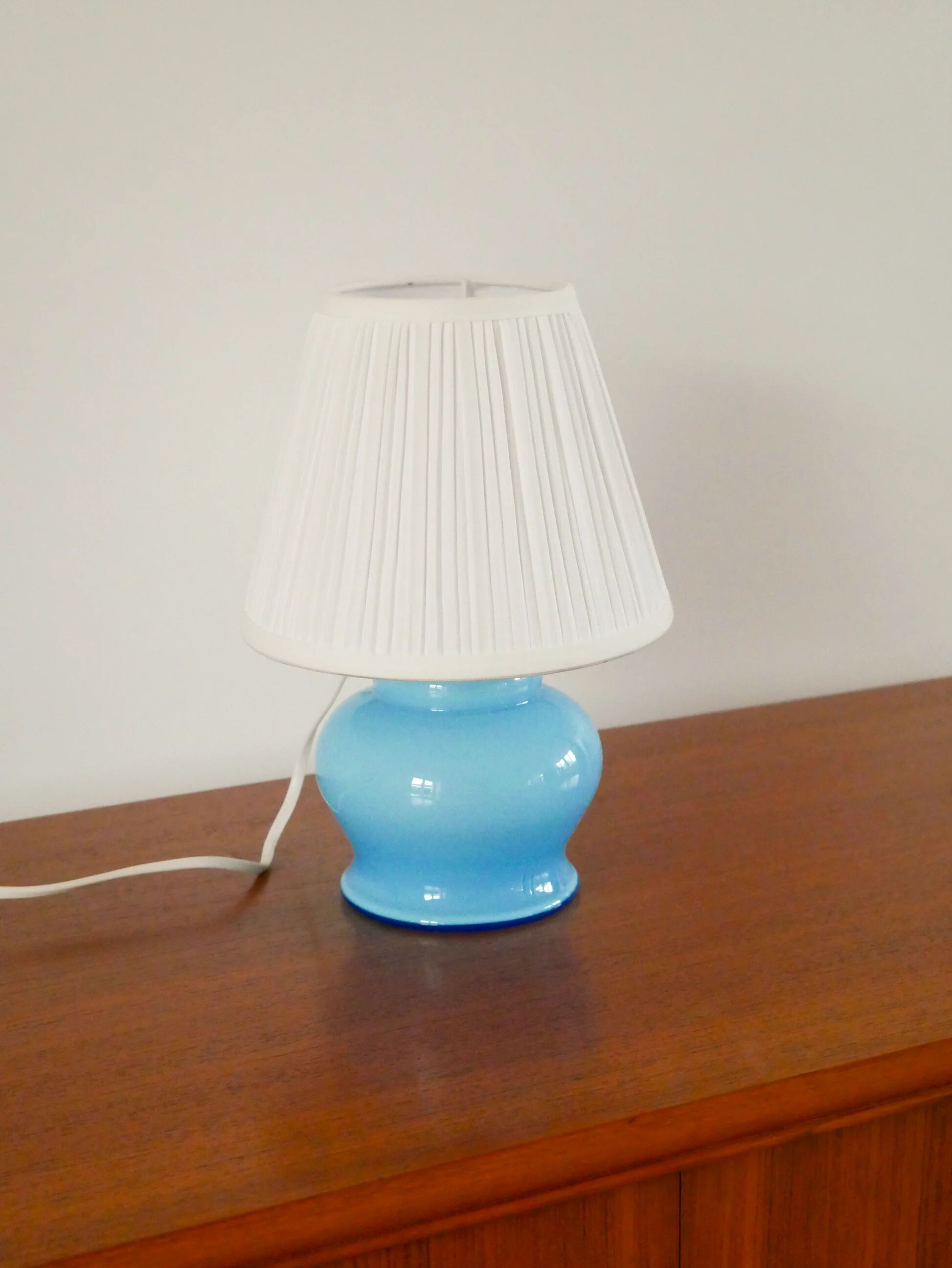 Table lamp in opaline, sky blue, Art Deco, 1930.