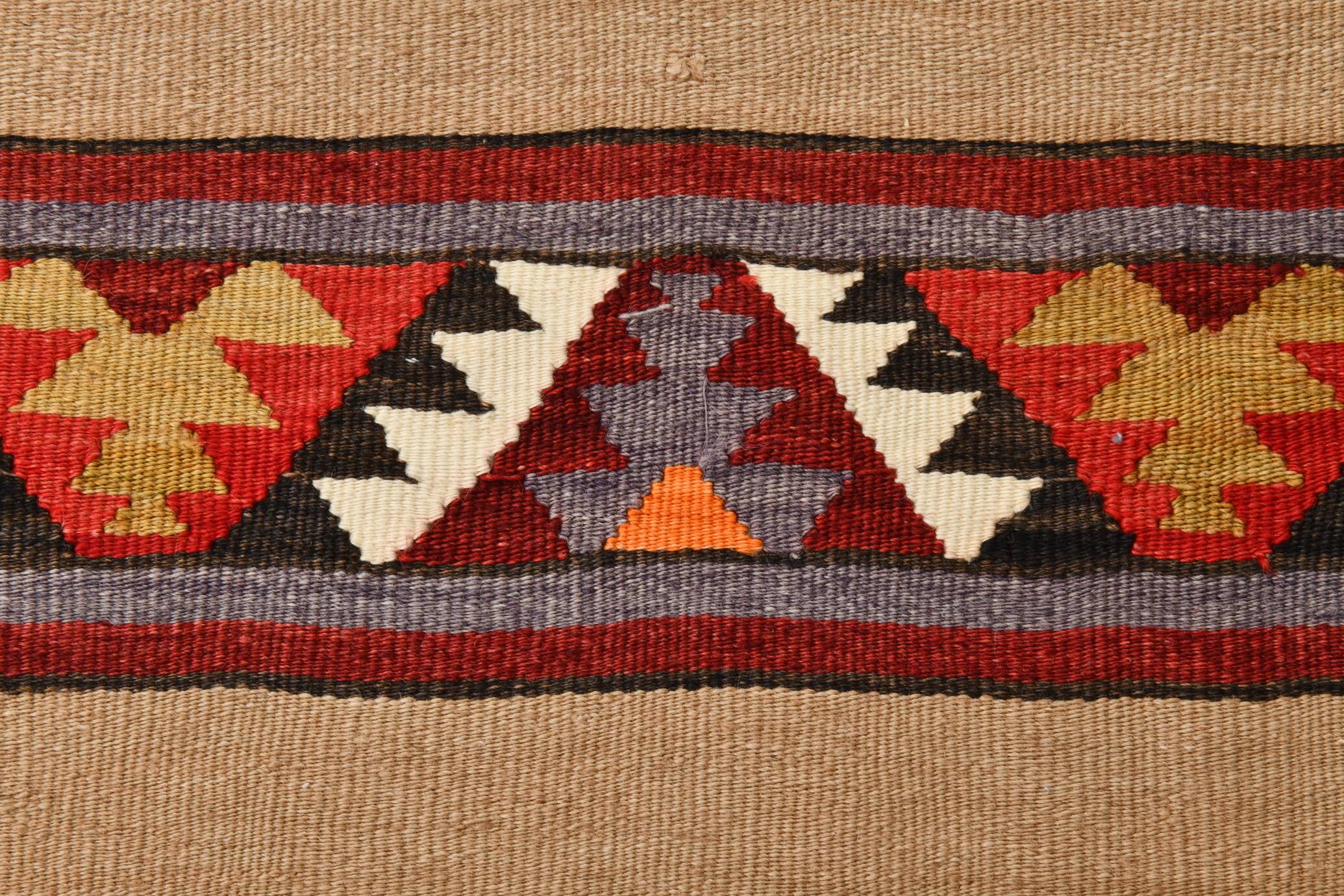 Tapis couloir kilim vintage – Tissage artisanal d’Anatolie, années 60