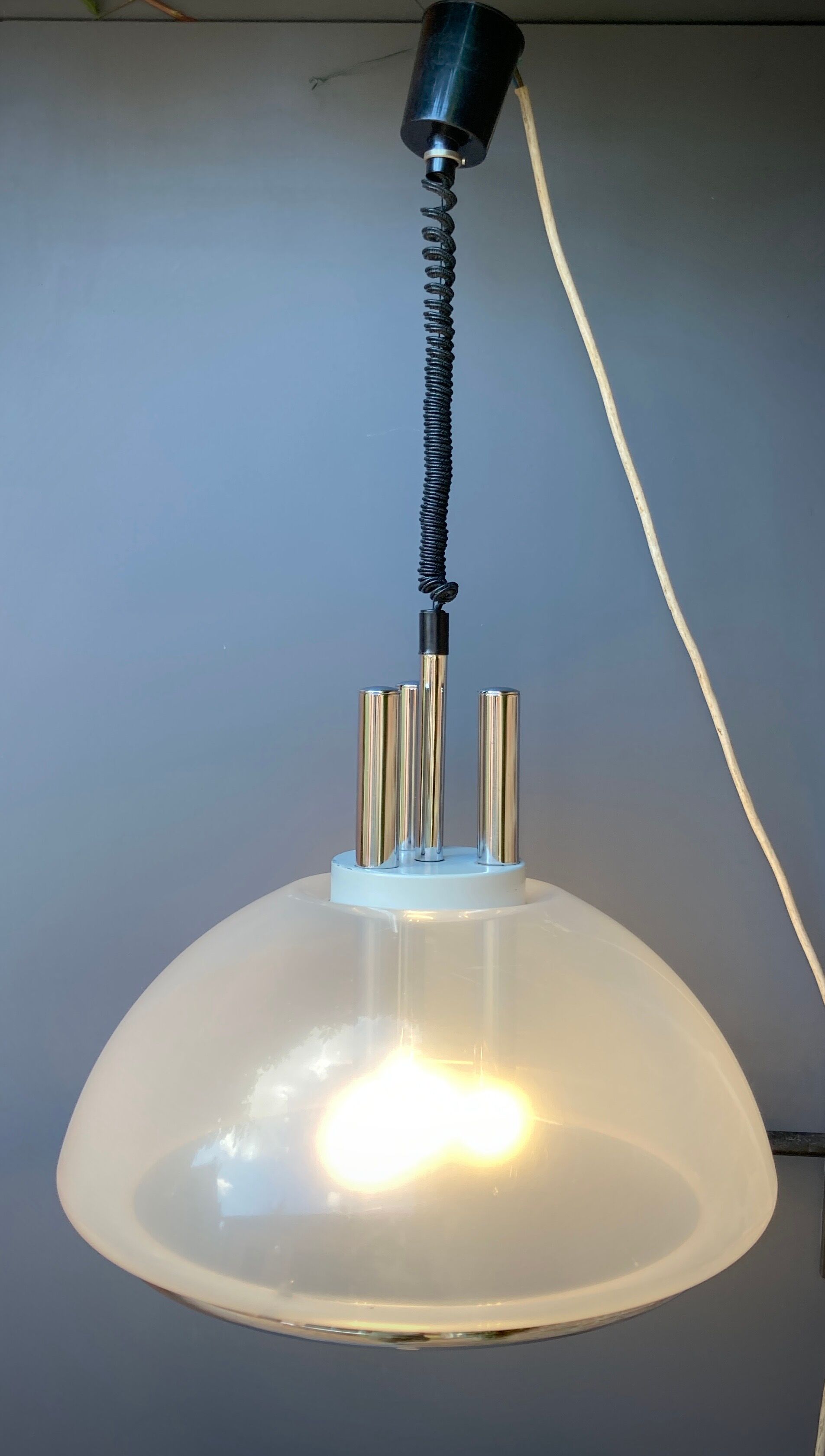 Vintage Italian suspension in rise and down