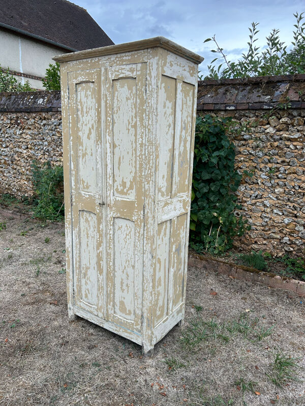 Petite armoire ancienne patine blanche dégradée