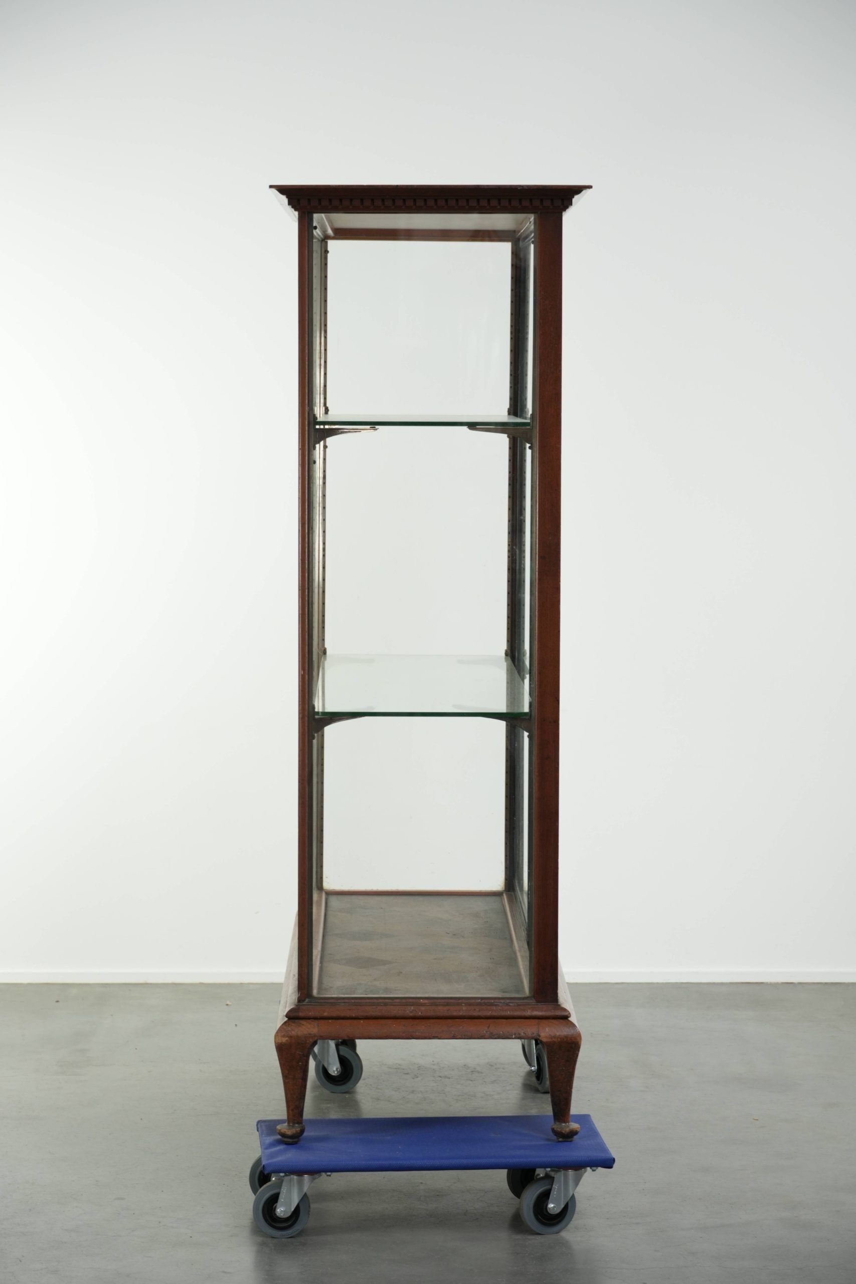 Vitrine en chêne anglais du 19ème siècle