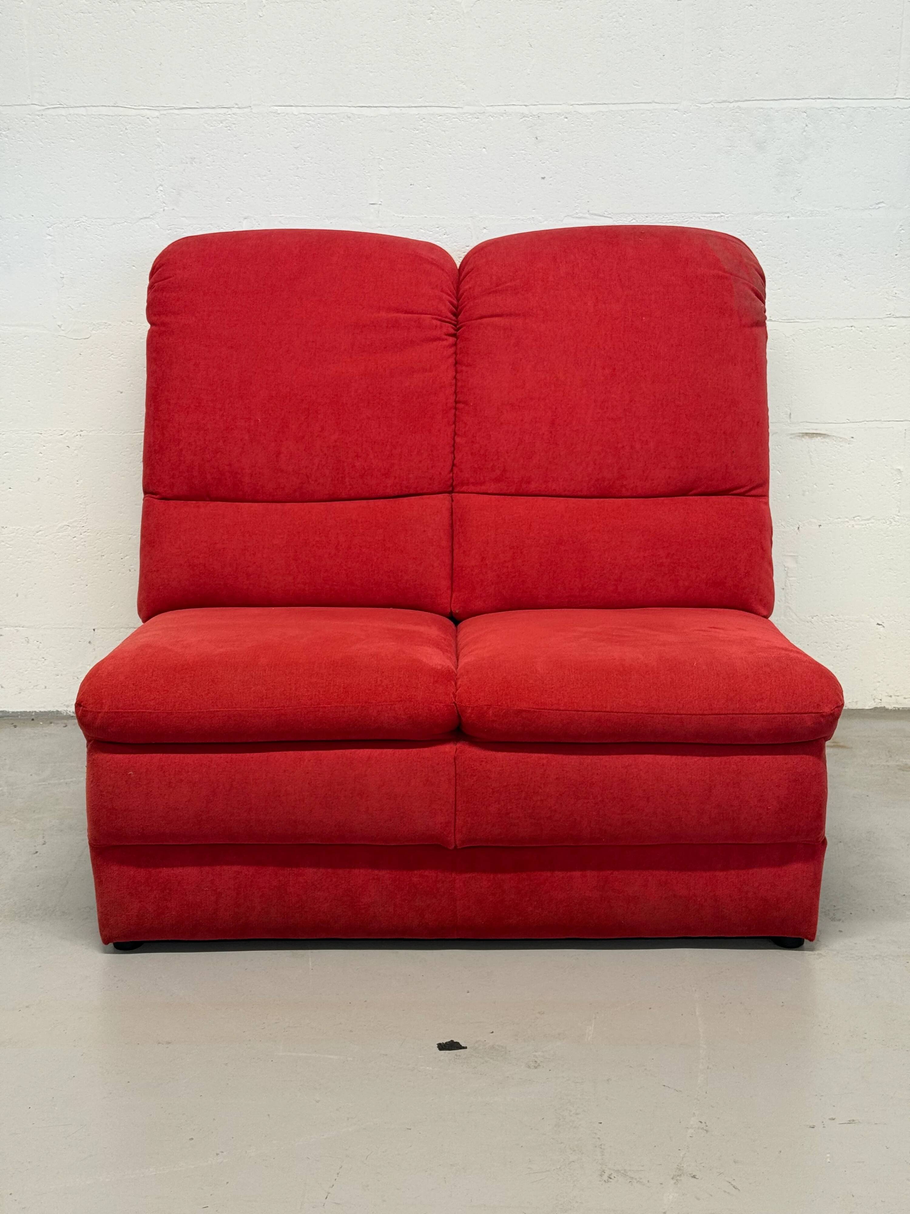 Vintage 2-seater sofa module without armrests in red fabric