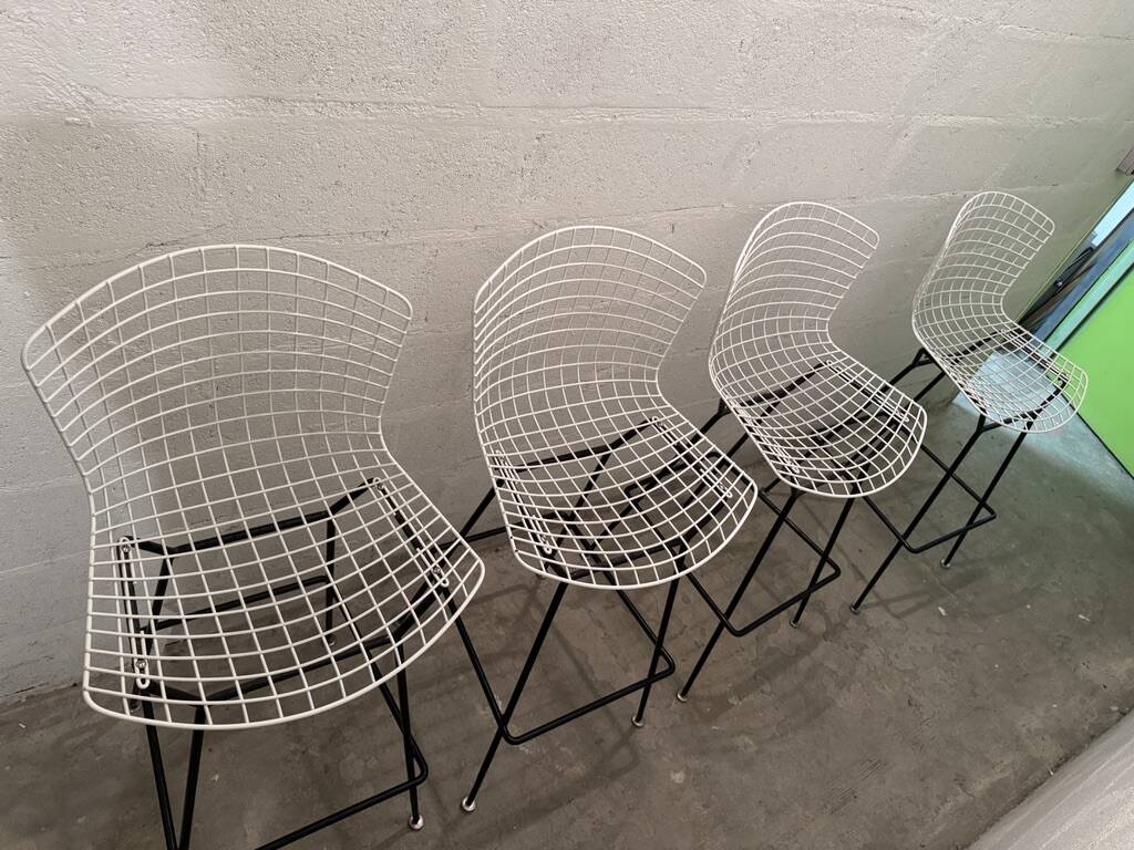 Bertoia Stool Knoll