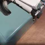 Olivetti lettera 32 typewriter
