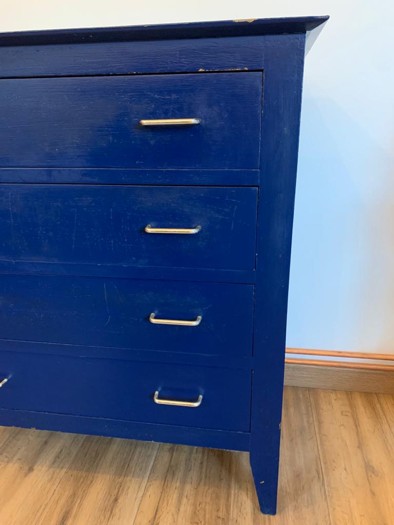 Vintage chest of drawers