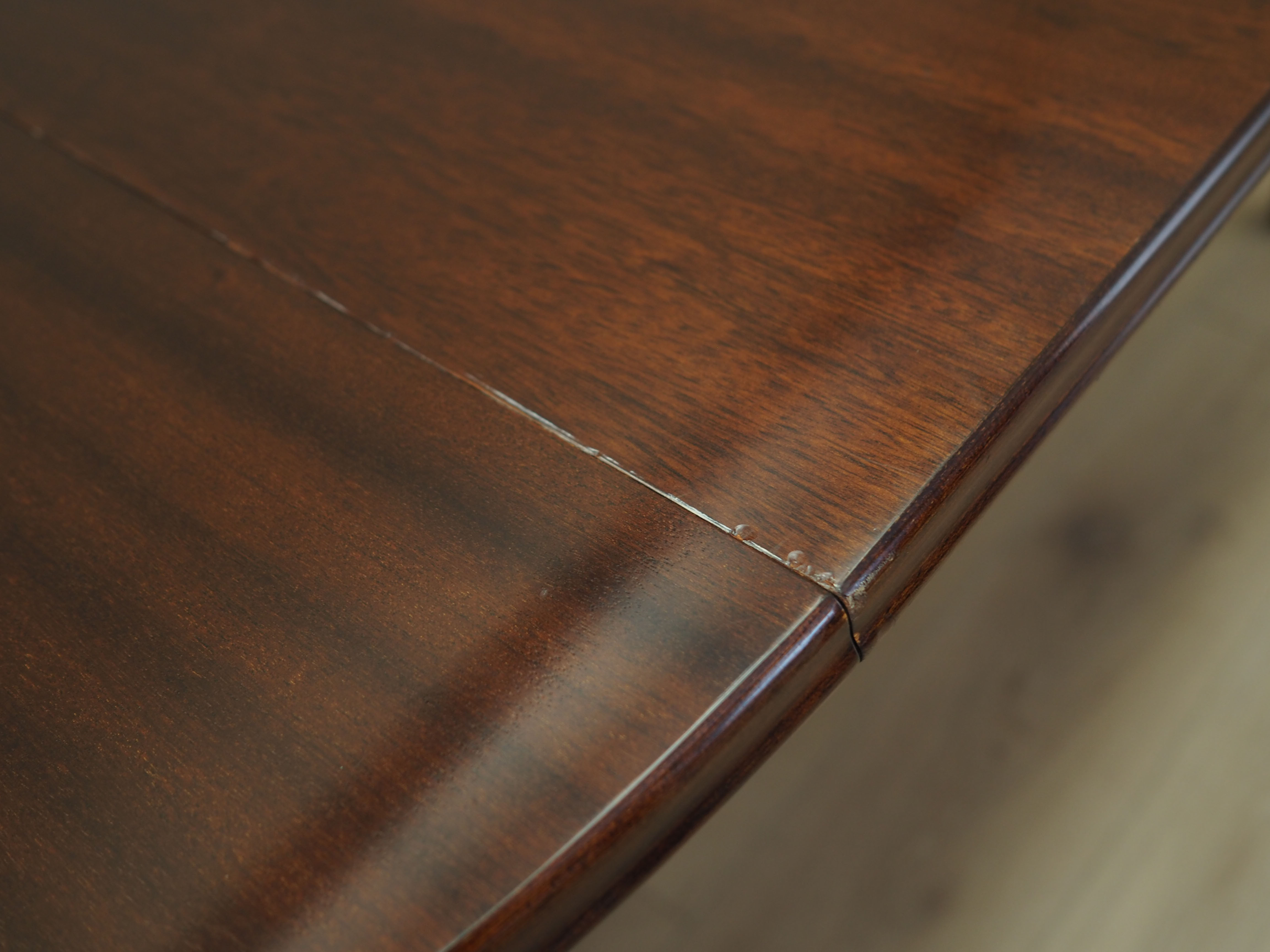 Round mahogany table, Danish design, 1970s, production: Denmark