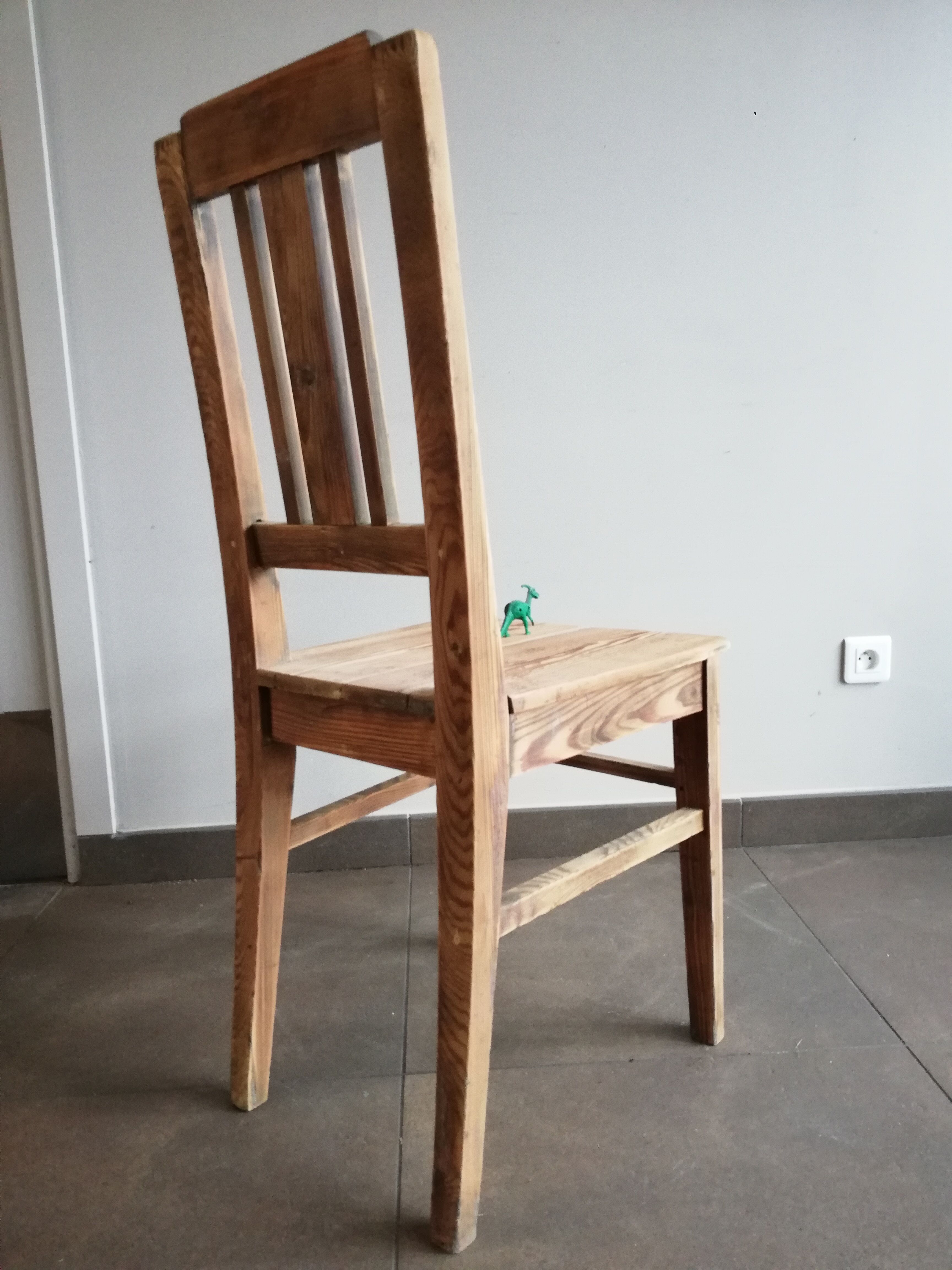 Set of 5 vintage wooden chairs